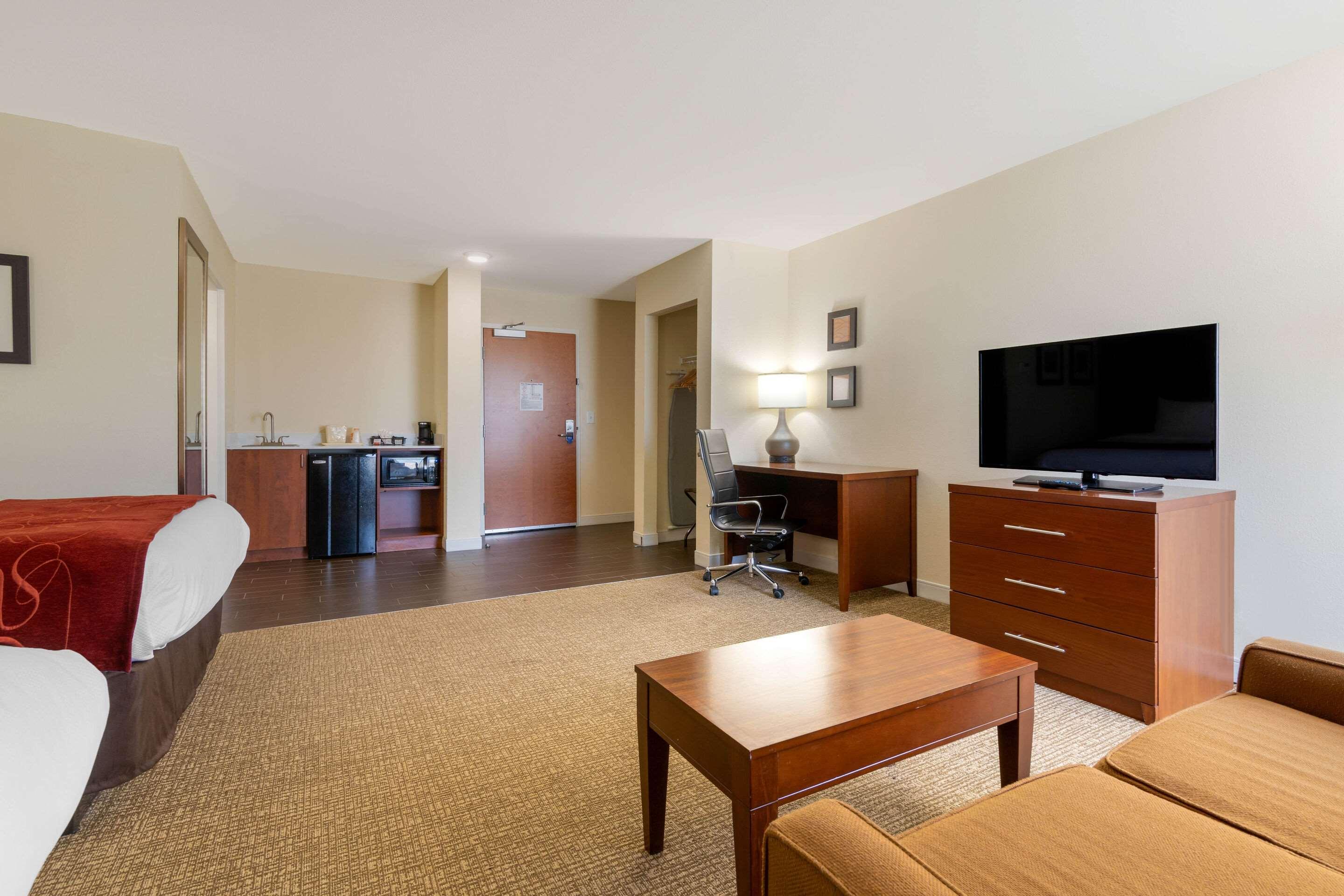 Comfort Inn & Suites Macon West Екстериор снимка