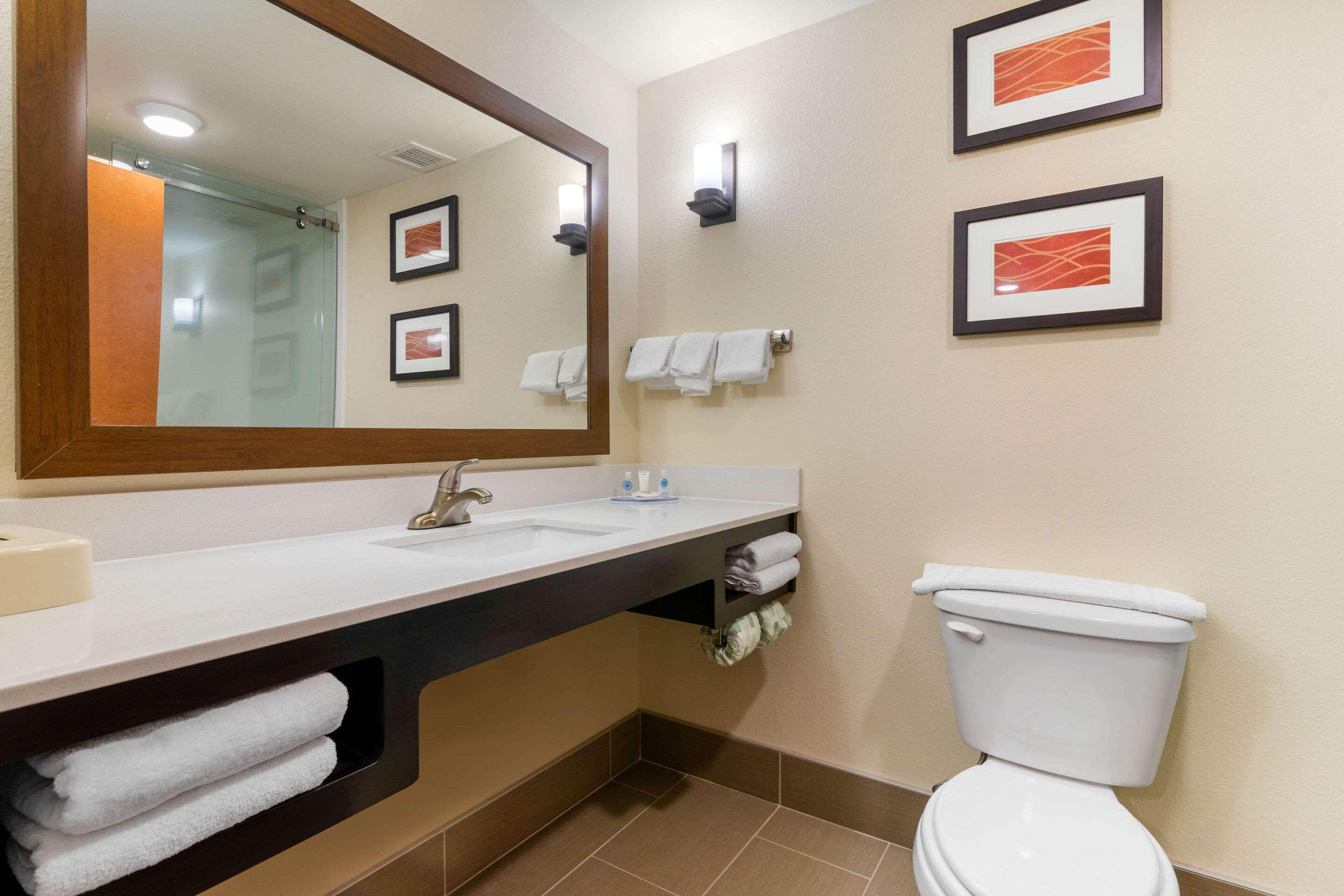 Comfort Inn & Suites Macon West Екстериор снимка