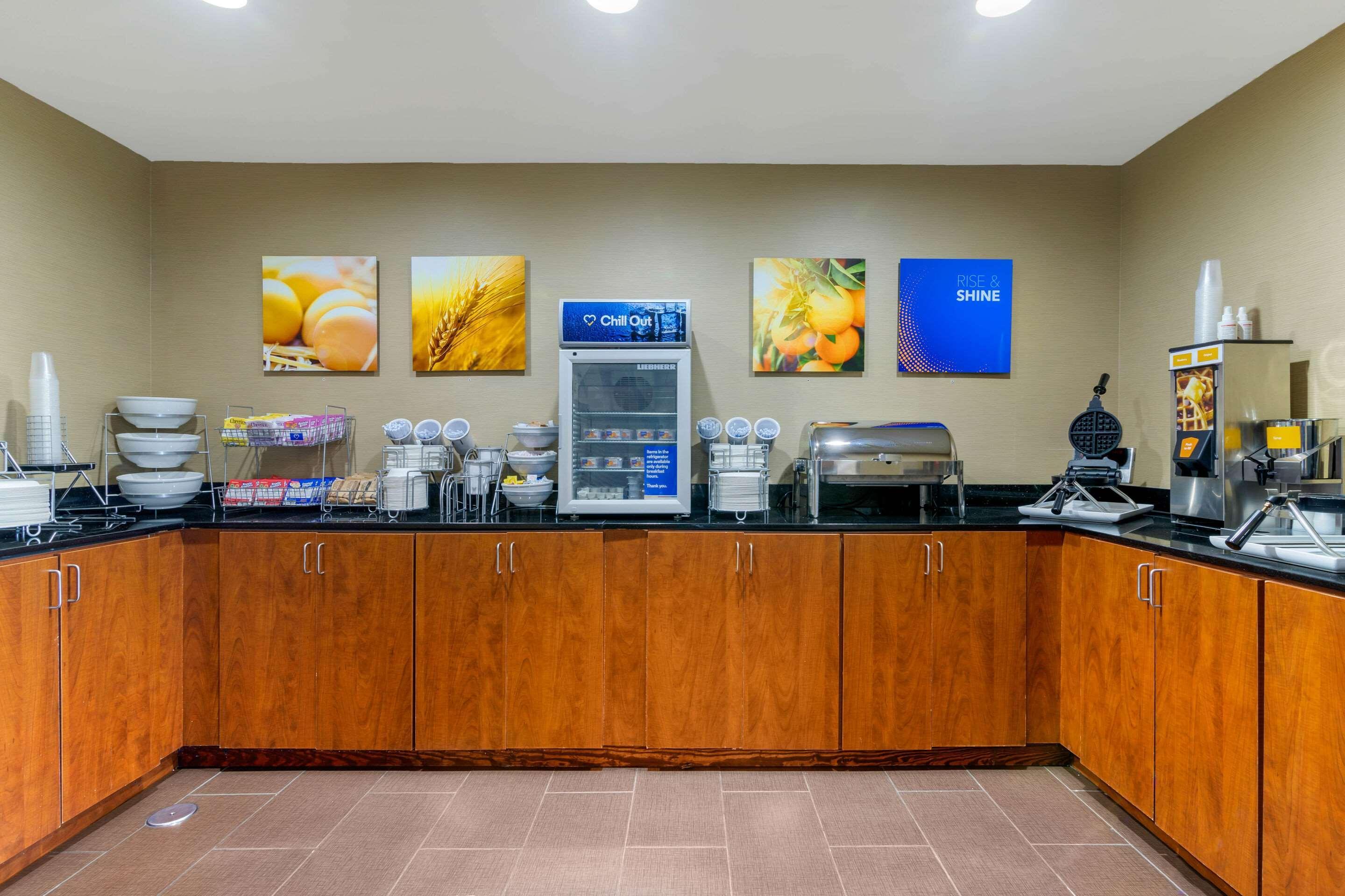 Comfort Inn & Suites Macon West Екстериор снимка