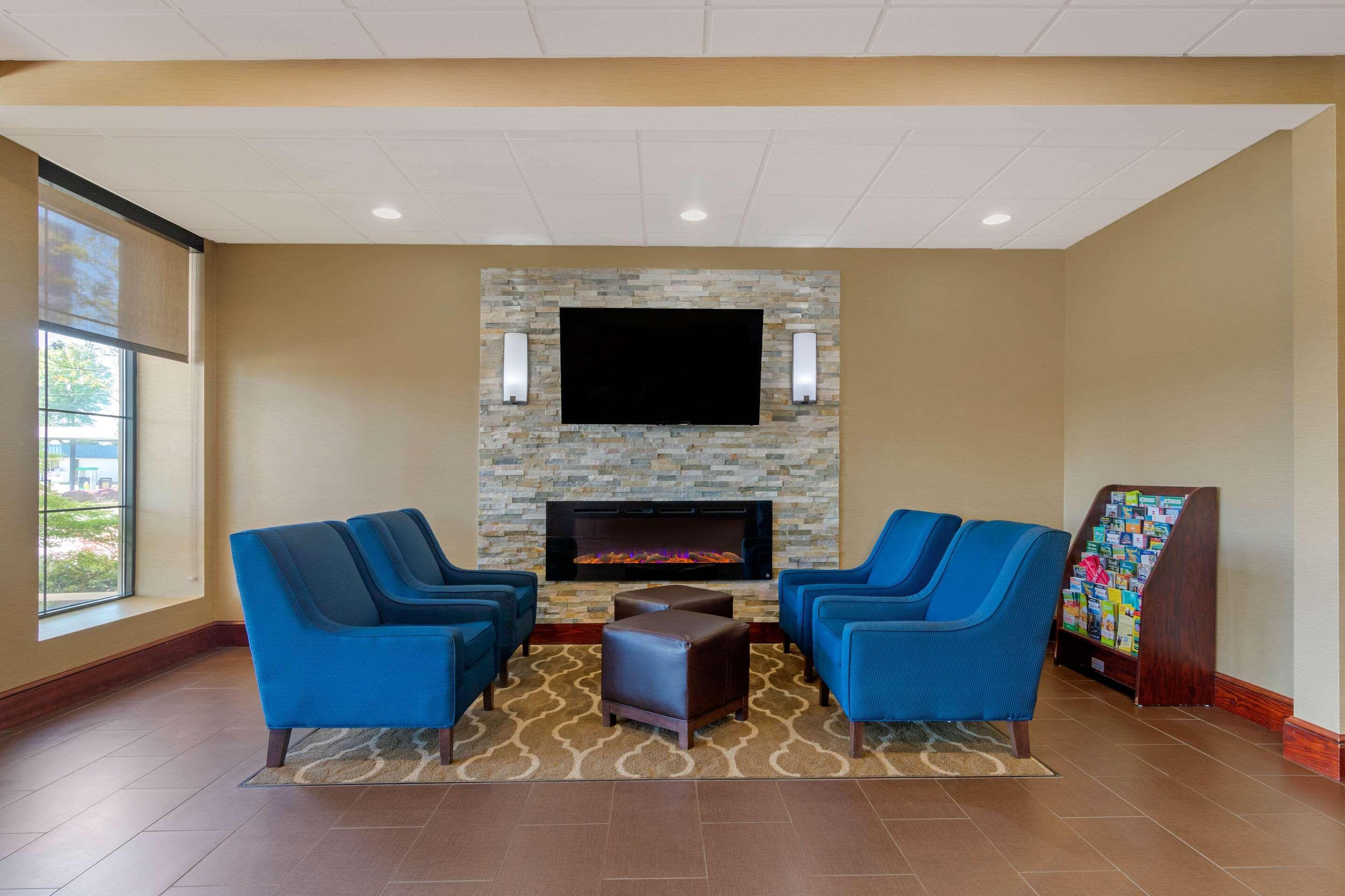 Comfort Inn & Suites Macon West Екстериор снимка